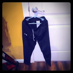 Boys M UnderArmour jogging pants